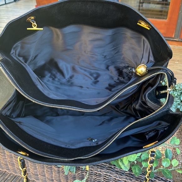 CHANEL CAVIAR SUPERMODEL. EXCELLENT USED CONDITION. - Picture 6 of 9